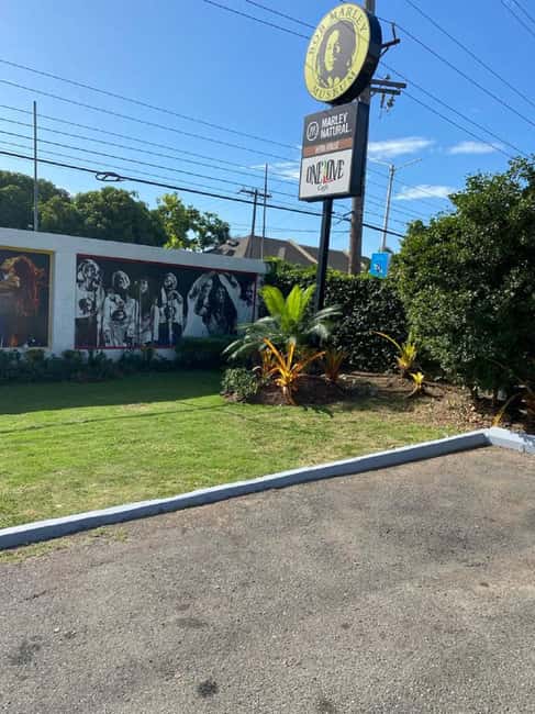 imagem n.8 de Museu Bob Marley em Kingston: Excursão de dia inteiro atividade em Kingston, Jamaica, carregada pelo fornecedor
