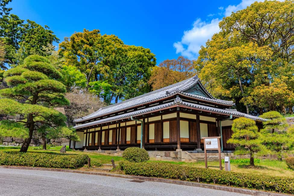 image n.9 of Tokyo: East Garden of the Imperial Palace with History Guide activity in Tokyo, uploaded by supplier