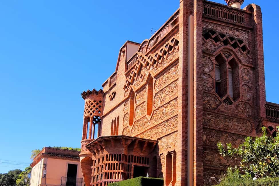 imagem n.8 de Destaques Visita guiada à Cripta de Gaudí e à Colónia Güell atividade em Barcelona, carregada pelo fornecedor