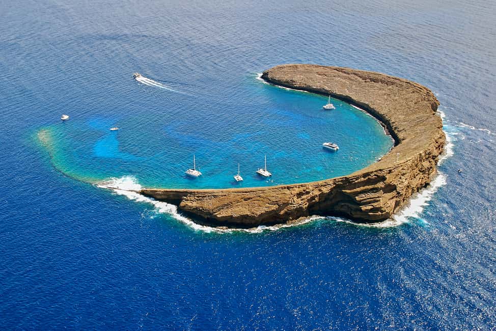 image n.1 of Maui: Molokini Snorkel and Performance Sail with Lunch activity in Hawaii, uploaded by supplier