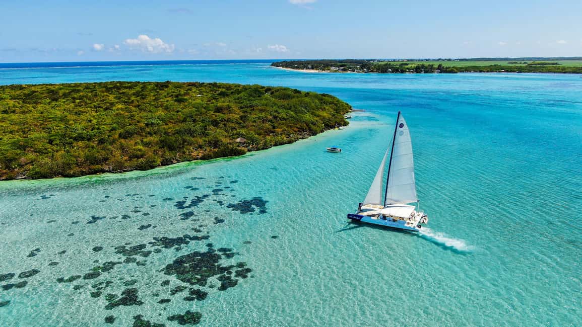 bild nr.9 av Sydöstra Mauritius: Katamarankryssning med BBQ-lunch aktivitet i Mauritius, uppladdad av arrangören