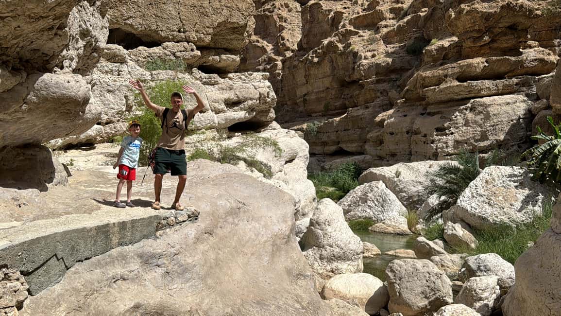 Immagine nº 11 di Da Mascate: tour di un'intera giornata di Wadi Shab e Bimmah Sinkhole attività a Regione al-Sharqiyya, caricata dal fornitore