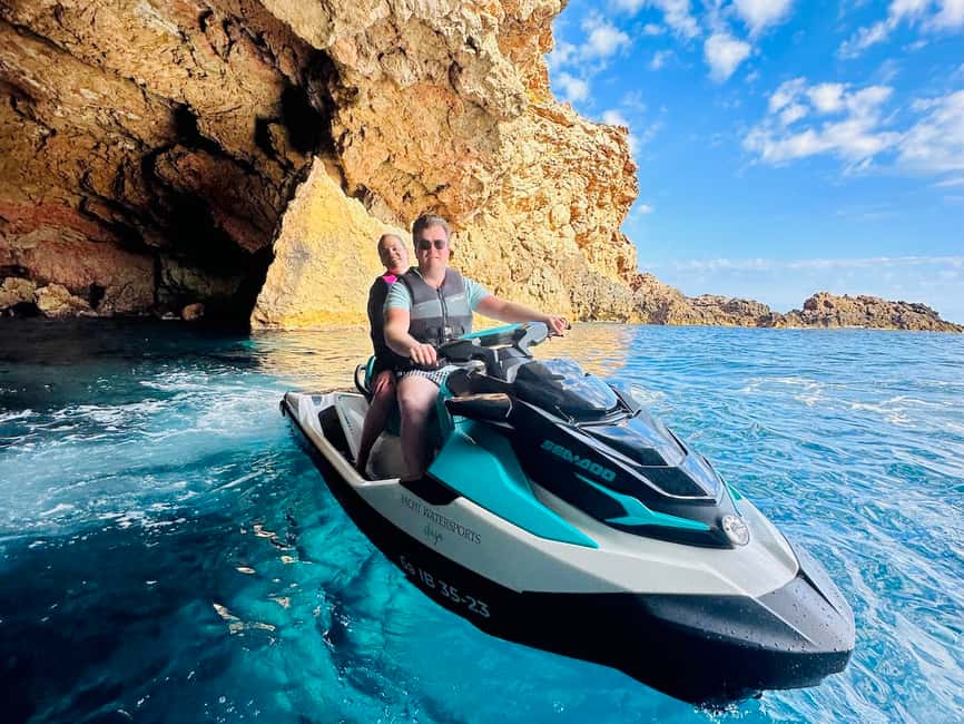 Bild Nr. 5 von Santa Eulalia: Jet Ski Tour mit optionaler Delphin-Suche Aktivität in Balearen, hochgeladen vom Anbieter