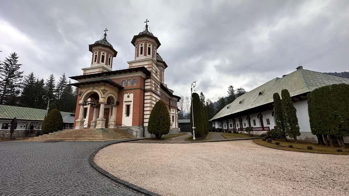 image n.10 of Brașov: Bran, Râșnov, and Peleș Castles Tour with Guide activity in Brasov, uploaded by supplier