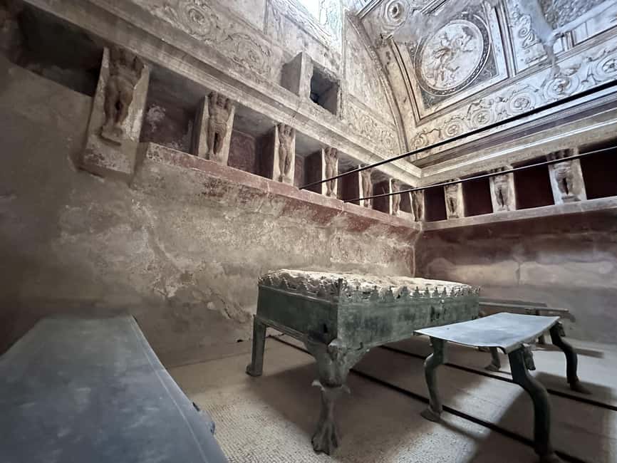 image n.5 of Pompeii VIP 3h Tour: Skip-the-line with your Archaeologist activity in Pompei, Campania, uploaded by supplier