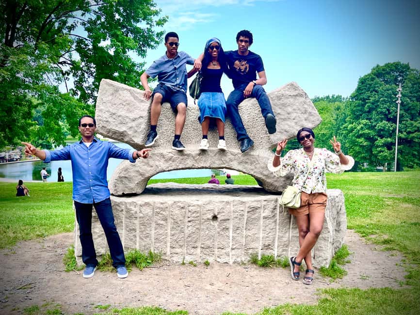 image n.21 of Montreal's Mount Royal Tour activity in Montreal, uploaded by supplier