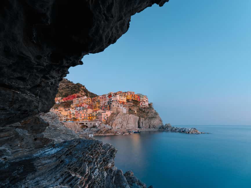 Immagine nº 14 di La Spezia: tour in barca delle Cinque Terre con cibo e bevande attività a Levanto, caricata dal fornitore