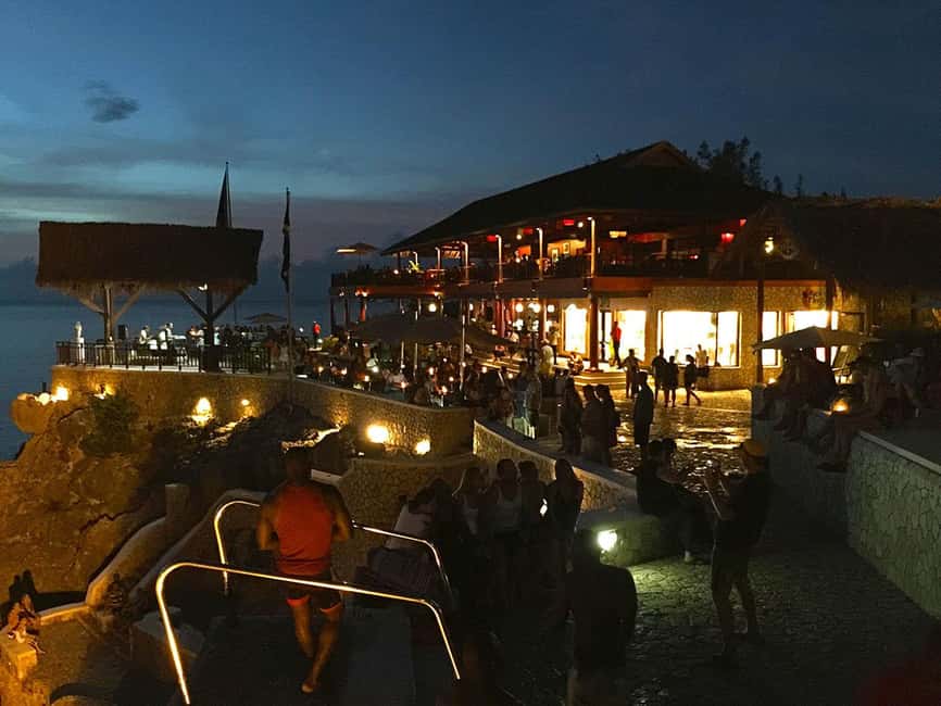 imagem n.8 de Montego Bay: Excursão de um dia à praia de Negril e passeio ao pôr do sol no Rick's Cafe atividade em Negril, carregada pelo fornecedor