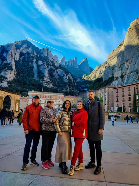 Immagine nº 8 di Tour per piccoli gruppi a Montserrat con treno e funivia attività a Catalogna, caricata dal fornitore