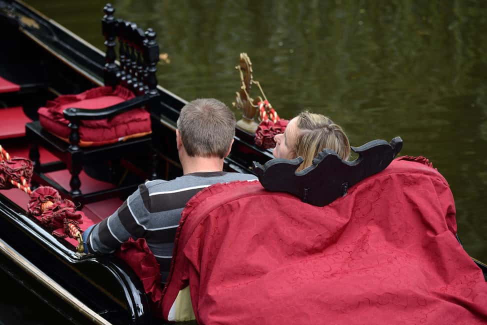 Immagine nº 13 di Amburgo: tour di gruppo sul lago Alster in una vera gondola veneziana attività a Amburgo, caricata dal fornitore