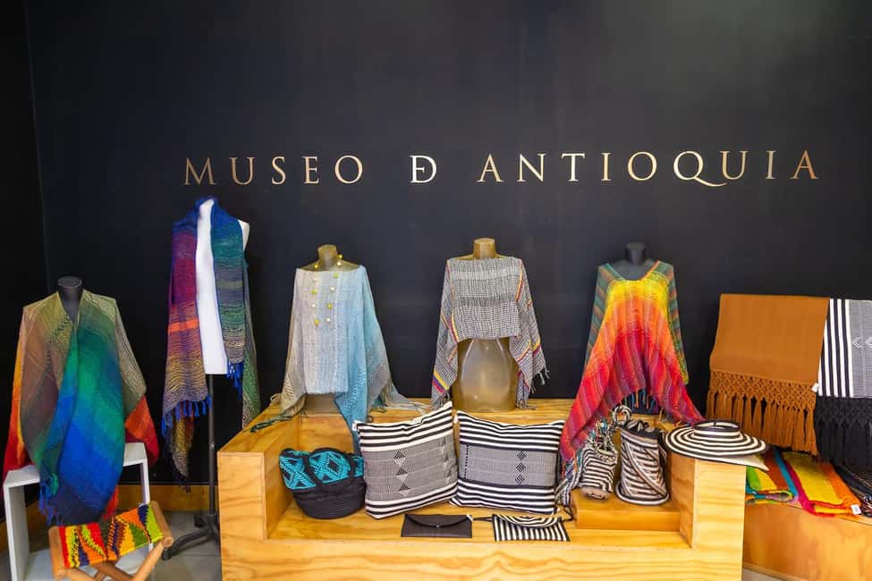 imagem n.6 de Medellín: ingresso sem fila para o Museu de Antioquia atividade em Medellín, carregada pelo fornecedor