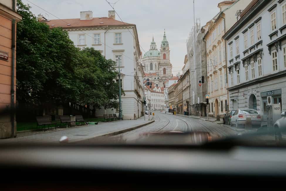 Prag içindeki Prag: Eski Şehir Özel Vintage Araba Turu etkinliğinin tedarikçi tarafından yüklenen 6 no'lu görseli