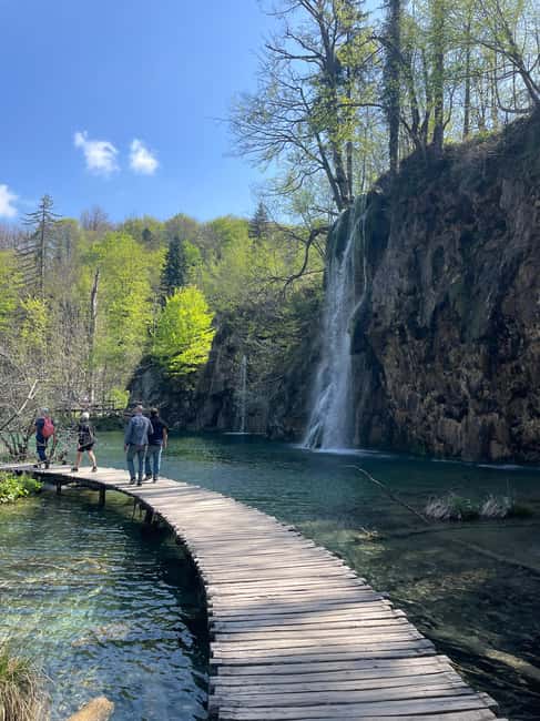 imagem n.28 de Zagreb: Visita guiada a Rastoke e aos Lagos Plitvice com ingresso atividade em Slunj, carregada pelo fornecedor