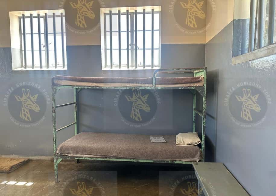imagem n.7 de Cidade do Cabo: Ferry para Robben Island com ingresso para a prisão e passeio atividade em Cidade do Cabo, carregada pelo fornecedor