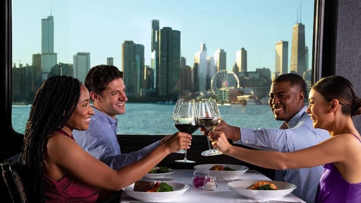 изображение номер 5 мероприятия City Cruises Chicago: Премиум-круиз с обедом или ужином в городе Чикаго, загруженное организатором