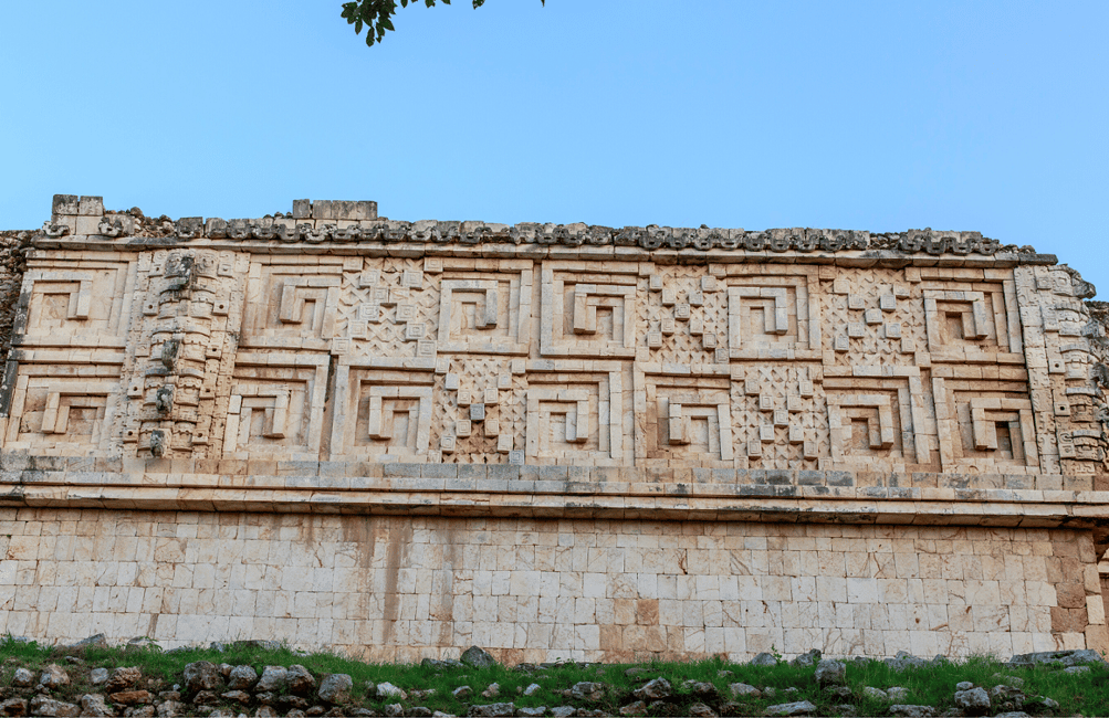 Image N°3 de Depuis Mérida : Visite des sites archéologiques d'Uxmal et de Kabah activité à Uxmal, publiée par le prestataire