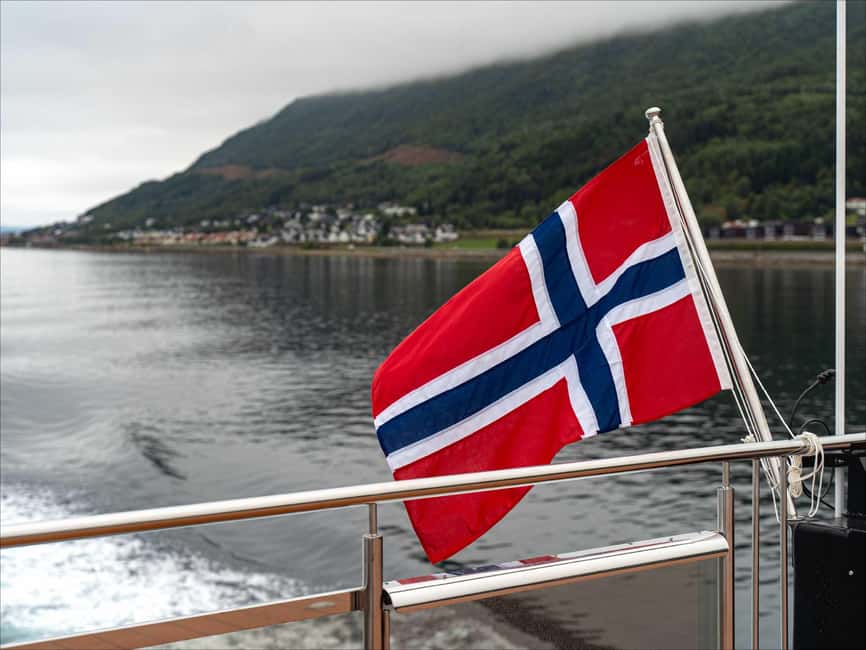 image n.32 of Tromsø: Arctic Fjord Cruise With Stop On Land At Fish Racks activity in Barents Sea, uploaded by supplier