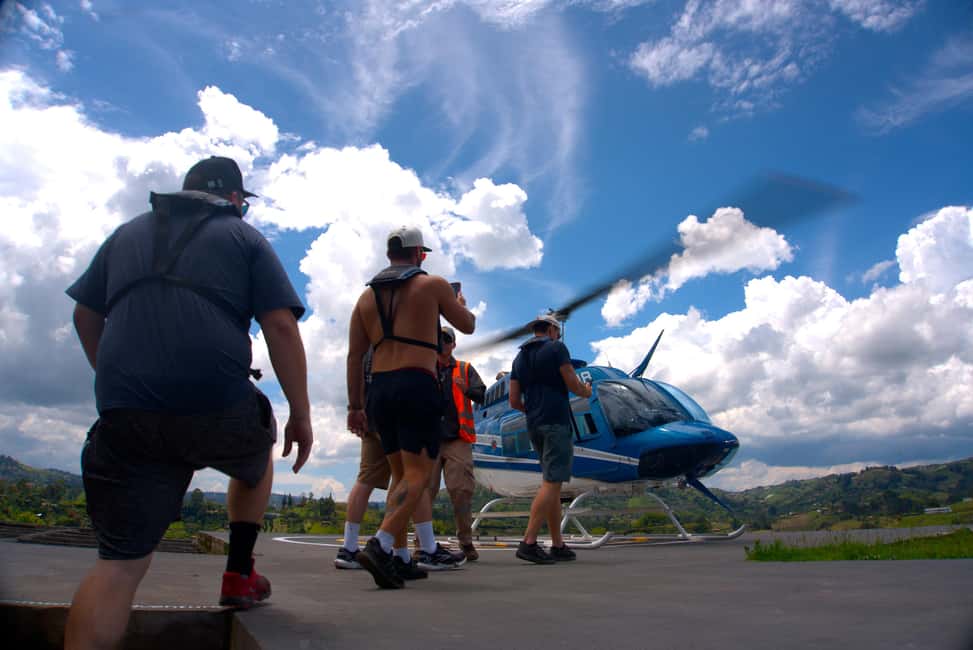 imagem n.5 de Medellín: Tour particular em Guatapé com helicóptero e passeio de barco atividade em Guatapé, carregada pelo fornecedor