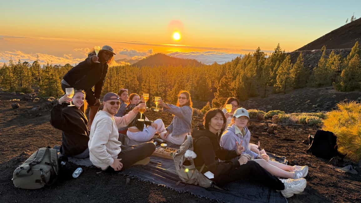 image n.13 of Tenerife: Teide Sunset Adventure with Picnic & Stargazing activity in Santa Cruz de Tenerife, uploaded by supplier