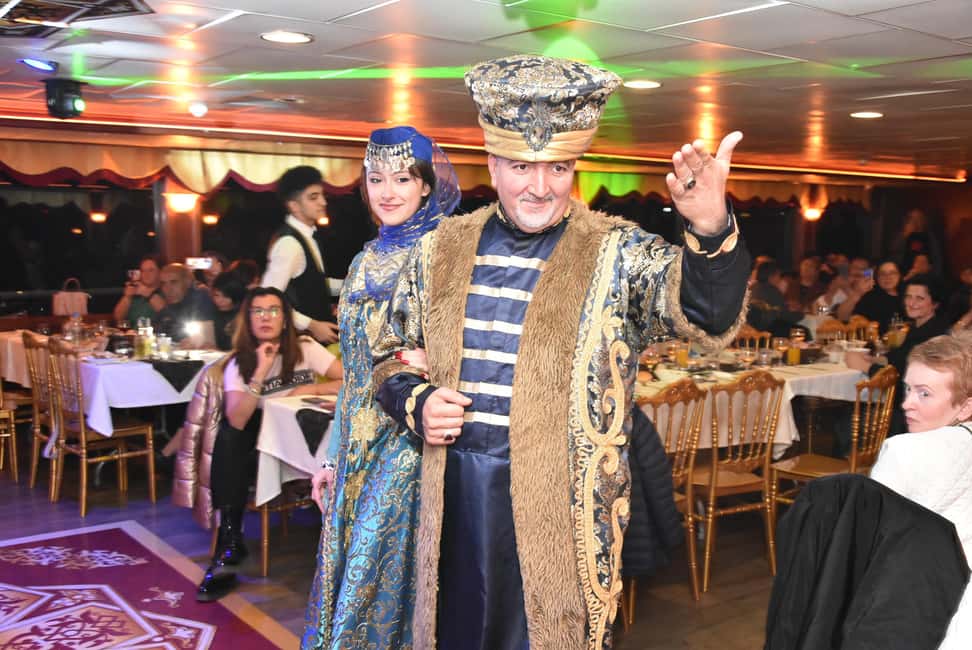 bild nr.40 av Istanbul: Middagskryssning på Bosporen med turkisk nattföreställning aktivitet i Istanbul, uppladdad av arrangören