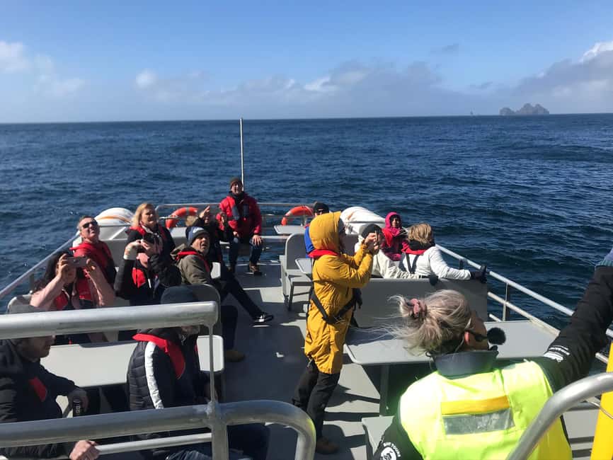 imagen n.º 4 de Vestmannaeyjar: Excursión circular en barco por la isla de Heimaey actividad en Suðurland, subida por el proveedor