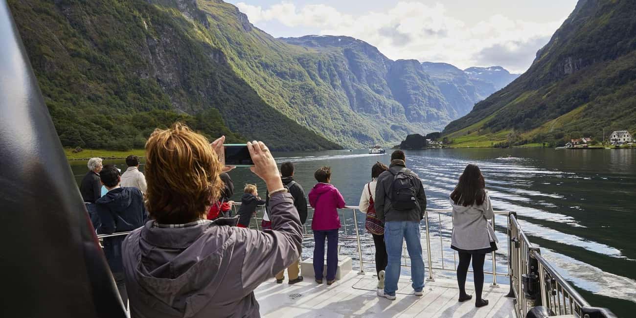 imagen n.º 13 de Bergen: Pueblo Vikingo, Crucero por el Nærøyfjorden y Ferrocarril de Flåm actividad en Flåm, subida por el proveedor
