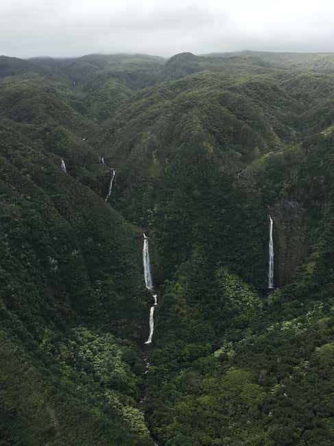 image n.3 of West Maui and Molokai Special 45-Minute Helicopter Tour activity in Kahului, uploaded by supplier