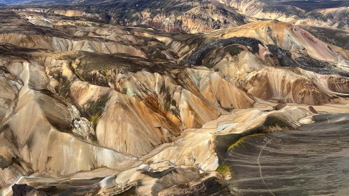 imagen n.º 2 de Landmannalaugar: Excursión en helicóptero con 3 aterrizajes actividad en Suðurland, subida por el proveedor
