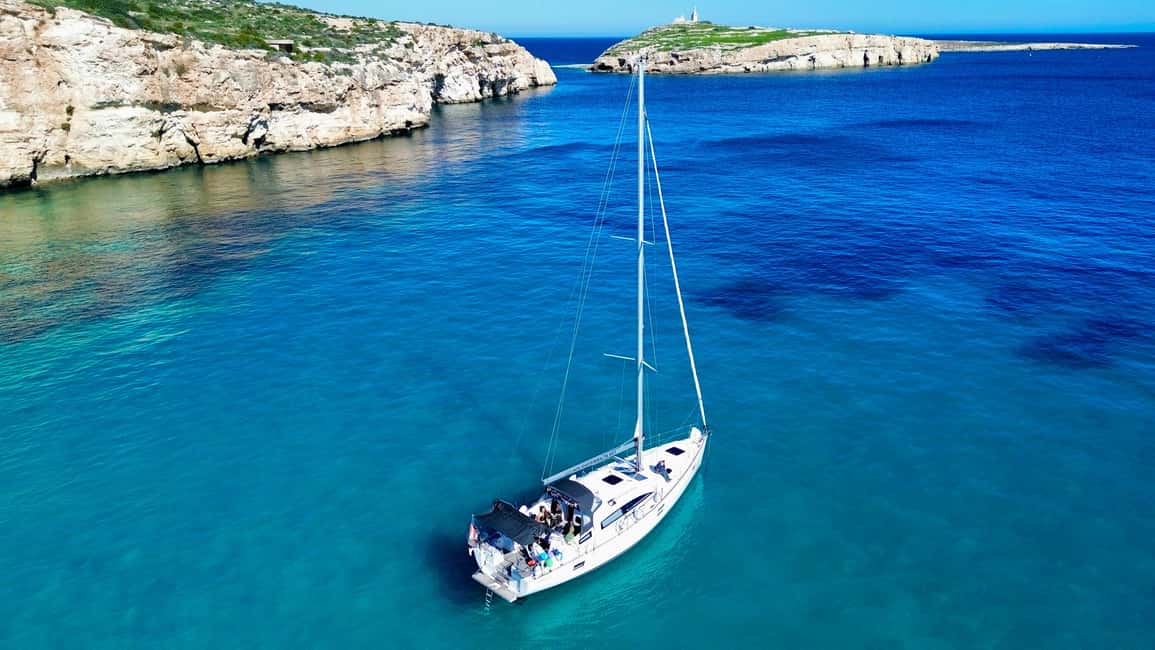 bild nr.5 av Från Valletta: Heldags privat charter på en segelbåt aktivitet i Malta, uppladdad av arrangören