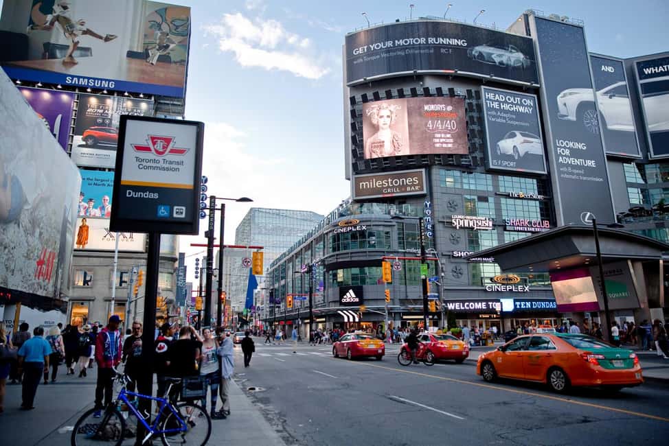 image n.7 of Toronto: Guided Night Tour with Tower Entry activity in Toronto, uploaded by supplier