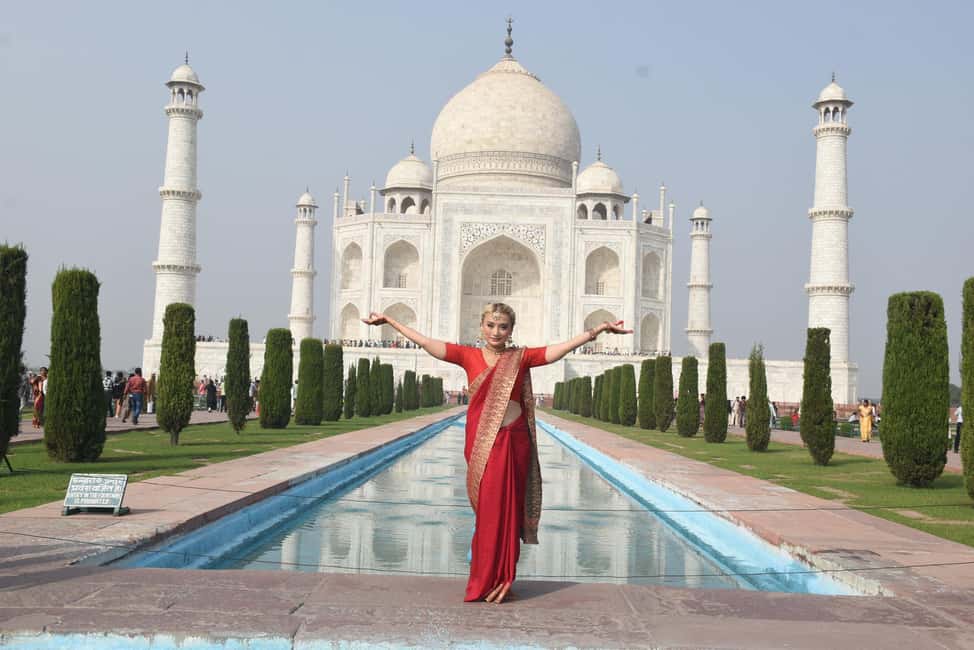 imagem n.2 de De Deli: Excursão ao Taj Mahal ao nascer do sol com conservação de elefantes atividade em Agra, carregada pelo fornecedor