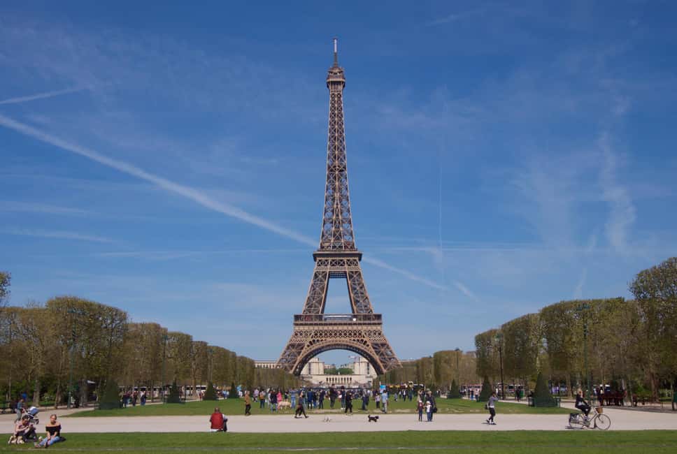 image n.8 of Paris: Eiffel Tower Guided Tour with Summit Access activity in Paris, uploaded by supplier