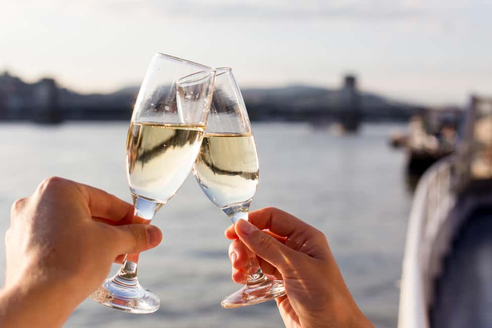 image n.2 of Budapest: By Night Sightseeing Cruise with Welcome Drink activity in Budapest, uploaded by supplier