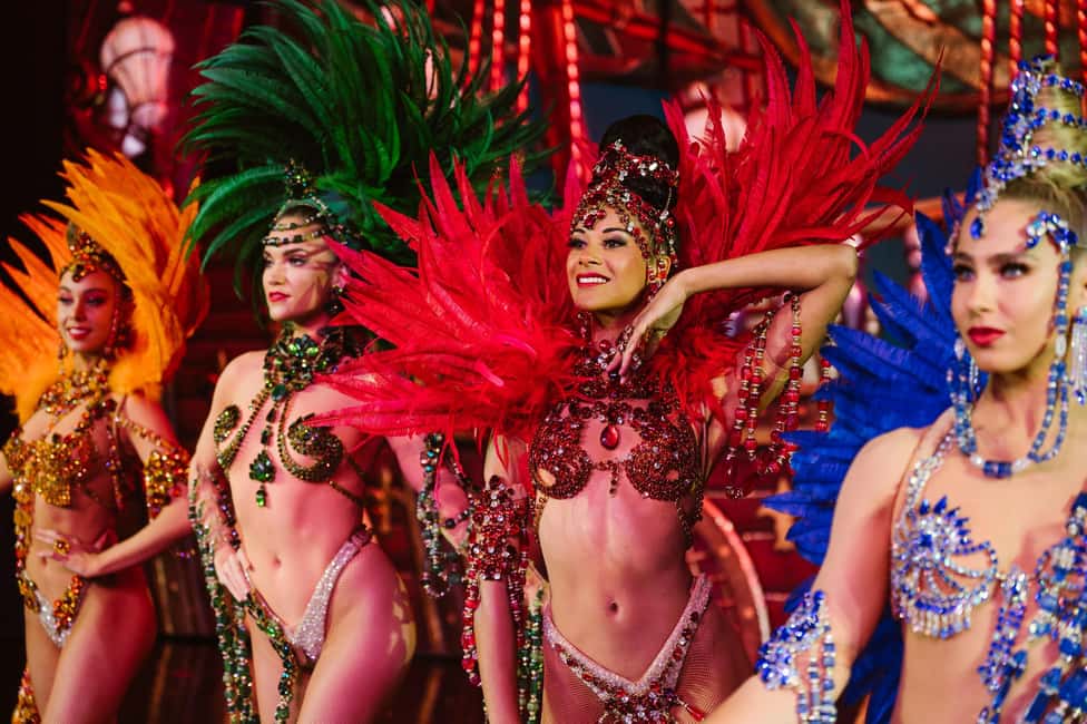 imagem n.12 de Paris: Jantar espetáculo no Moulin Rouge, champanhe e transporte atividade em Paris, carregada pelo fornecedor