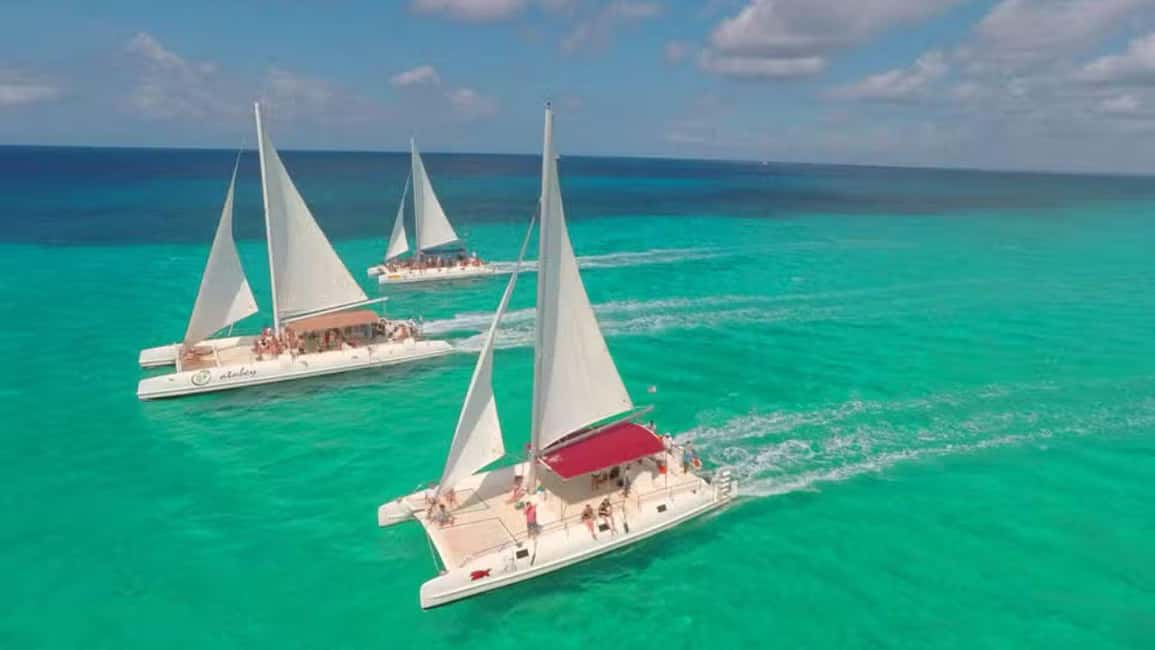 image n.5 of Punta Cana: Saona Island Tour & catamaran food & open Bar activity in Bayahibe, uploaded by supplier