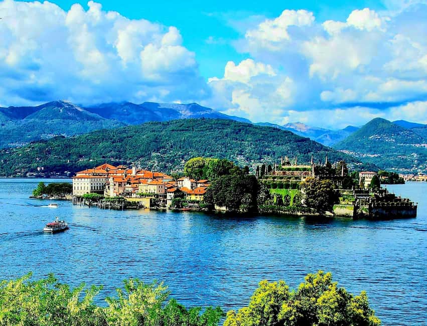 image n.4 of Stresa: Isola Madre and Isola Bella Hop-On Hop-Off Boat Tour activity in Stresa, uploaded by supplier