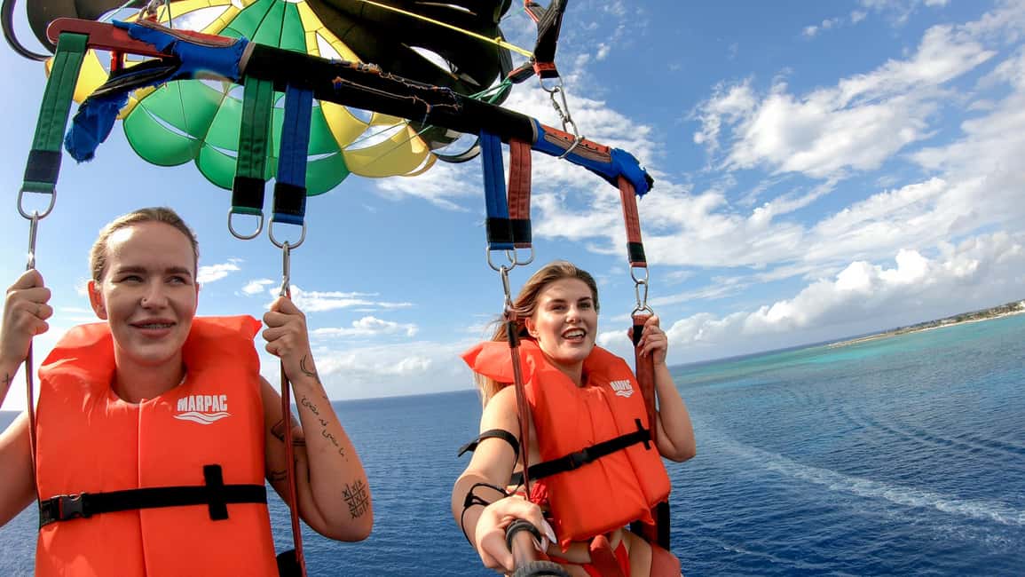 imagem n.5 de Montego Bay: Aventura de Jet Car e Parasailing atividade em Montego Bay, carregada pelo fornecedor