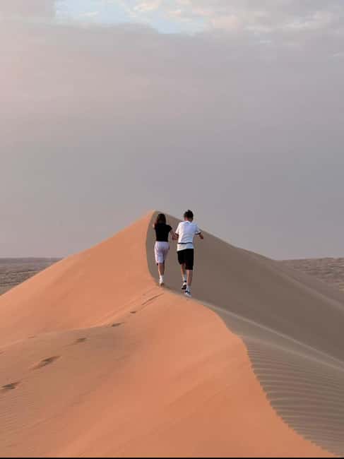 Immagine nº 2 di Muscat: Tramonto nel deserto e Wadi Bnai Khalid Tour di un giorno intero + pranzo attività a Regione al-Sharqiyya, caricata dal fornitore