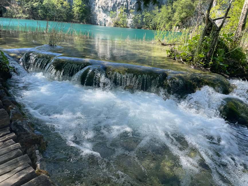 imagem n.27 de Zagreb: Visita guiada a Rastoke e aos Lagos Plitvice com ingresso atividade em Slunj, carregada pelo fornecedor