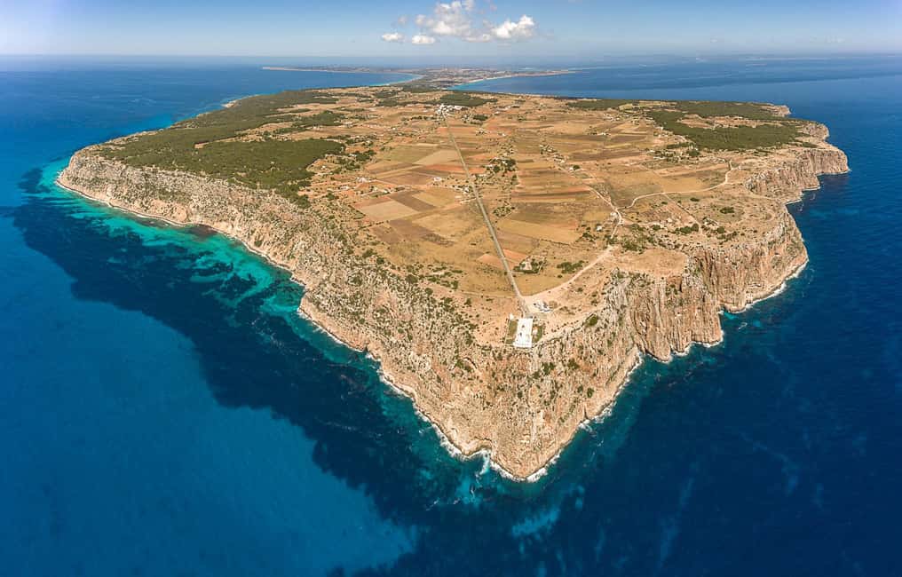 Image N°19 de Ibiza : croisière premium d'une journée à Formentera en catamaran activité à Sant Josep de sa Talaia, publiée par le prestataire