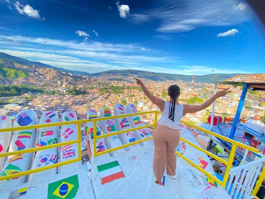imagem n.28 de Medellín: Tour de grafite na Comuna 13 com comida de rua e teleférico atividade em Medellín, carregada pelo fornecedor