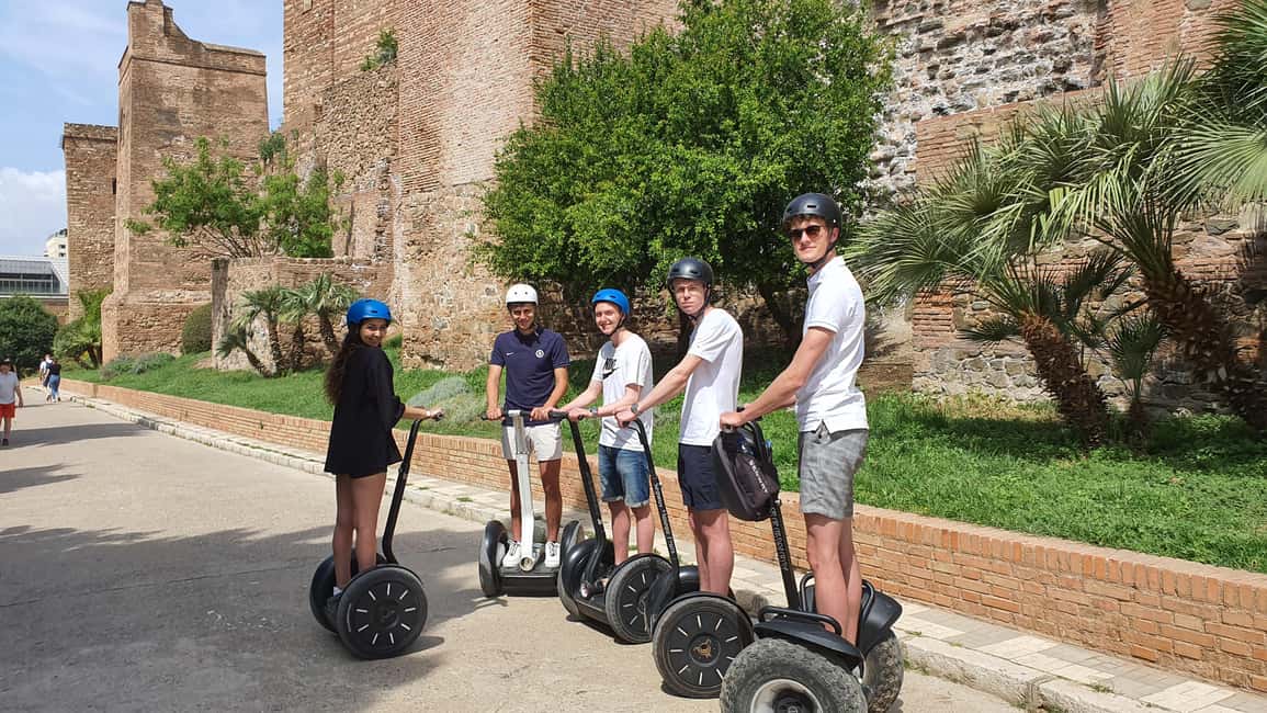 imagen n.º 1 de Málaga: tour guiado en Segway por el castillo de Gibralfaro actividad en Málaga, subida por el proveedor