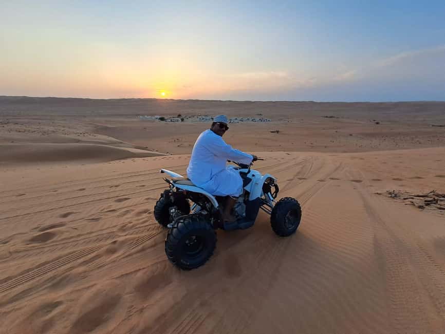 Immagine nº 9 di Da Muscat: Tour guidato di una notte nel campo del deserto attività a Regione al-Sharqiyya, caricata dal fornitore