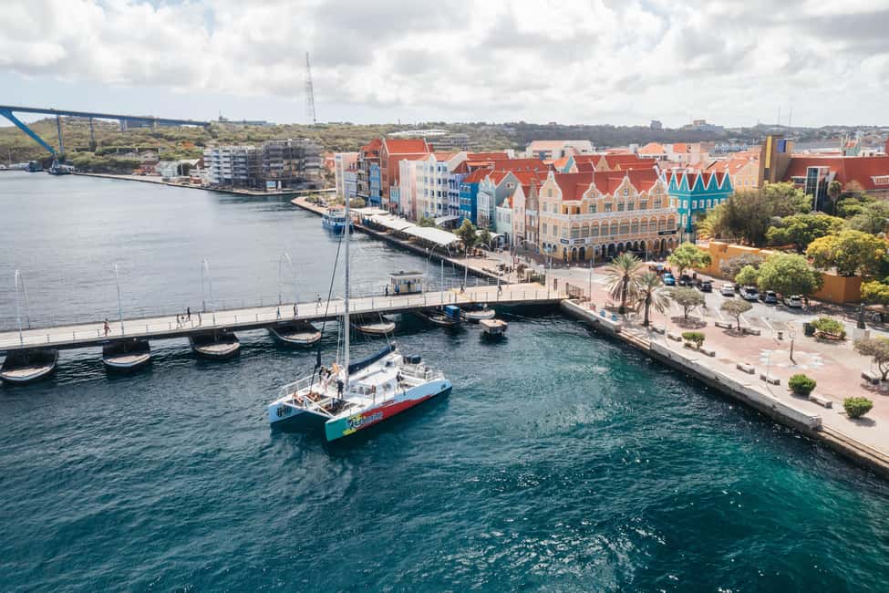 afbeelding n.4 van Curaçao: Catamarancruise bij zonsondergang met open bar activiteit in Curaçao, geüpload door aanbieder
