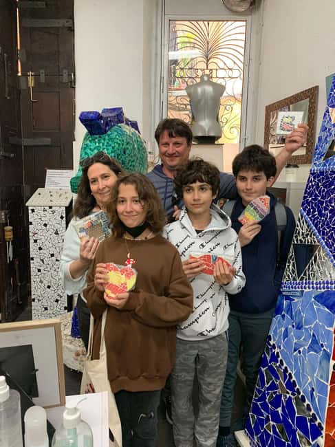 Bild Nr. 21 von Barcelona: Mosaikkurs in Trencadís - Lerne Gaudís Technik Aktivität in Barcelona, hochgeladen vom Anbieter