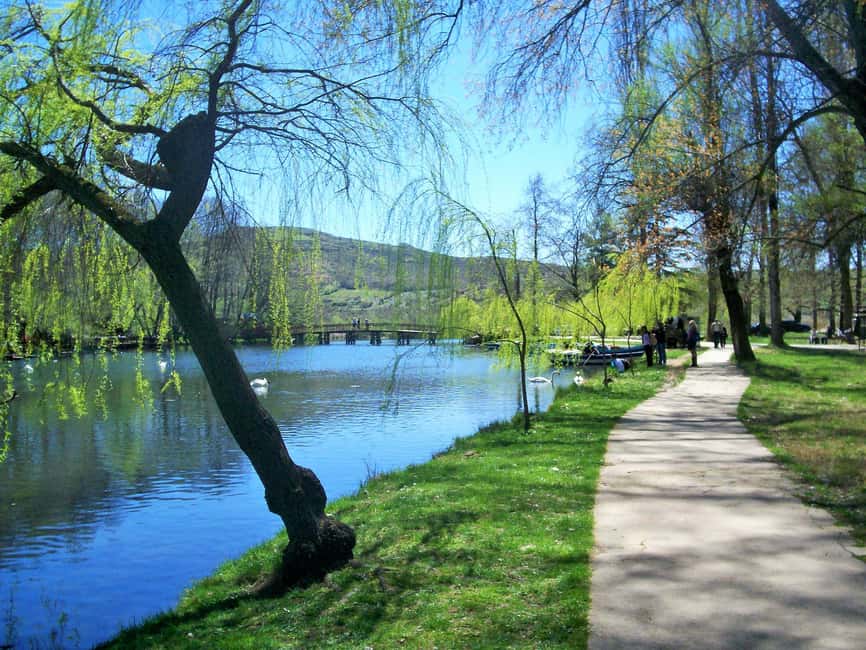 Bild Nr. 7 von Von Tirana: Ohrid-See, Drilon, Lin, Pogradec mit Mittagessen Aktivität in St. Naum, hochgeladen vom Anbieter