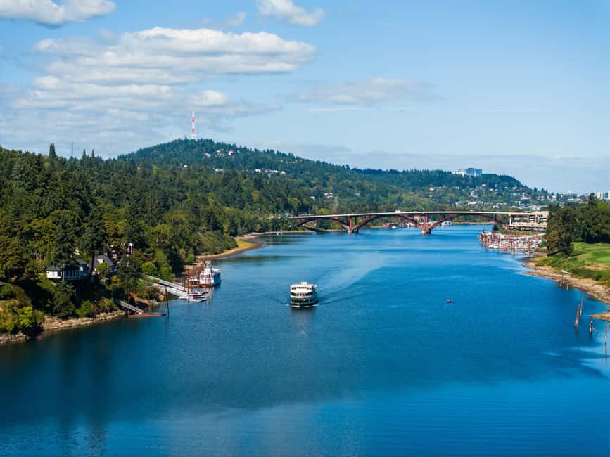 image n.12 of Portland: Champagne Brunch Cruise on Willamette River activity in Portland, Oregon, uploaded by supplier