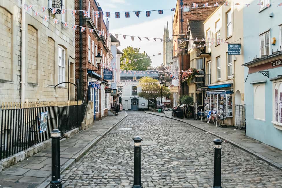 image n.12 of London: Full-Day Windsor, Stonehenge, and Oxford Tour activity in Amesbury, uploaded by supplier