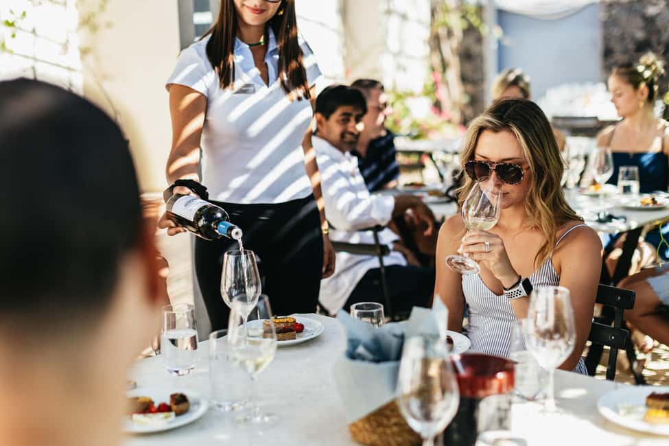 imagen n.º 8 de Santorini: tour de vino al atardecer para grupos pequeños con bodega Santo actividad en Cícladas, subida por el proveedor