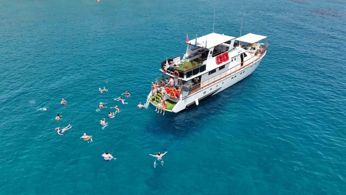 Image N°14 de Protaras : Croisière Waterworld Turtle Cove avec arrêts baignade activité à Chypre, publiée par le prestataire
